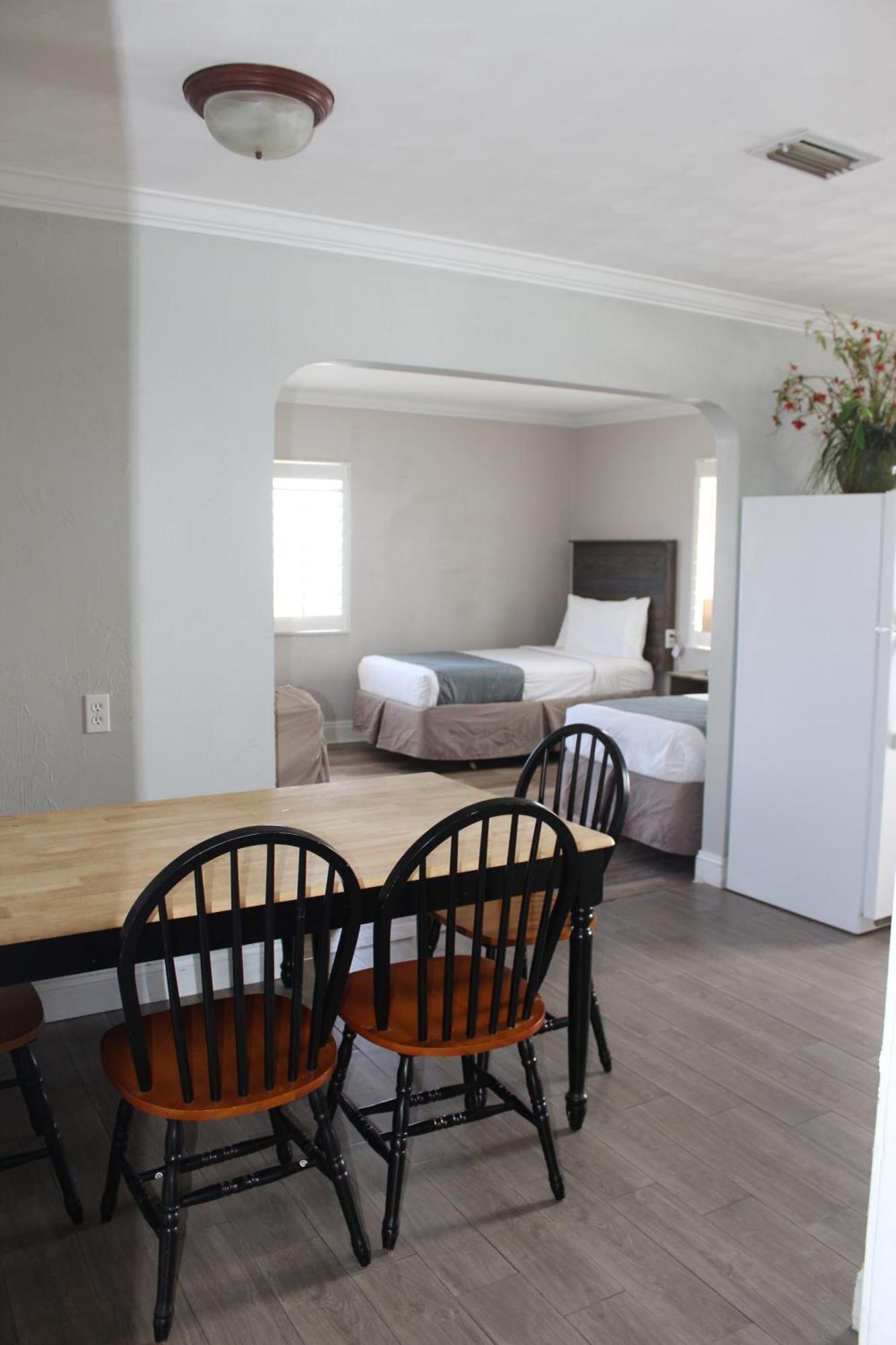 Shoreline Suites & Cabana Cottages - Beachfront Daytona Beach Habitación foto